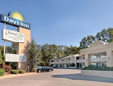 Red Roof Inn Freehold Εξωτερικό φωτογραφία